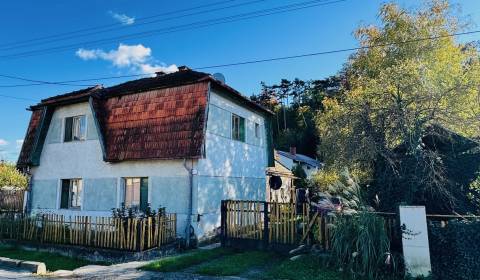 Na predaj 4-izbový rodinný dom v Brodzanoch – pozemok 1236 m²