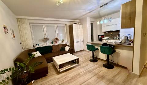 Dvojizbový byt, Považská Bystrica - Stred