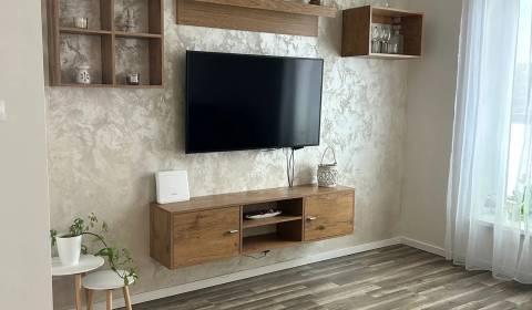 REZERVOVANÉ - Praktický 3-izbový byt v súkromnej ulici v Šamoríne