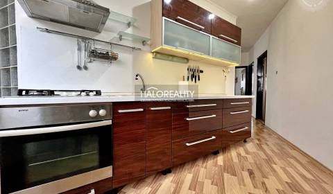 Predaj, trojizbový byt Levice, Rybníky III, po rekon...