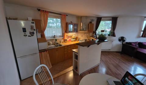 Na prenájom 3 izbový byt z balkónom a parkovacím miestom