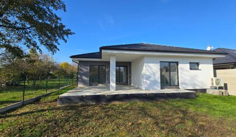 4 izbový BUNGALOV novostavba (VYSTAVBA) Piešťany, kvalitné prevedenie