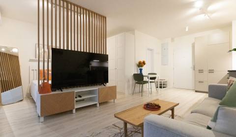 Slnečný 1,5i byt s loggiou a parkovaním