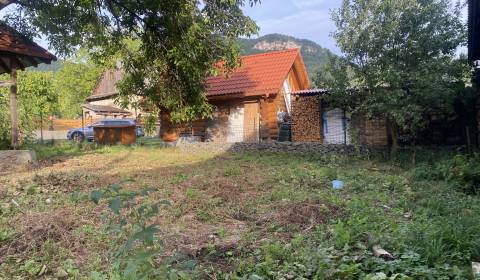 RODINNÝ DOM/CHALUPA VHODNÝ NA DOKONČENIE REKONŠTRUKCIE, ZLIECHOV