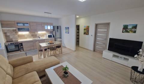 Na predaj 3 izbový byt s 2x P, komorou, v novostavbe pri GALANTE