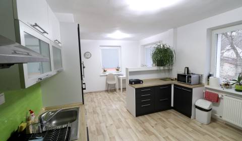 PREDAJ: 5+2 izbový rodinný dom, Dolný Lopašov