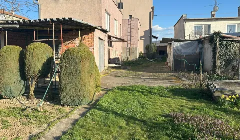 Solčany - 4 izbový RD + hosťovský domček