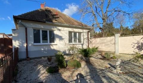 V exkluzívnom zastúpení majiteľa ponúkame na predaj rodinný dom