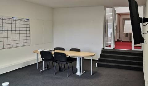 Kancelárie no2 v tichej lokalite  vlastný parking Senec