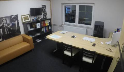 Kancelárie no3  v tichej lokalite vlastný parking Senec