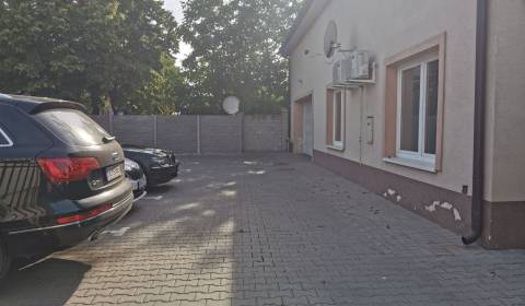 Kancelárie no4  v tichej lokalite  vlastný parking Senec