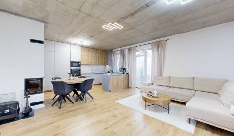 CESTICE: Atraktívna 4 i. NOVOSTAVBA RD, moderný interiér, veľká terasa