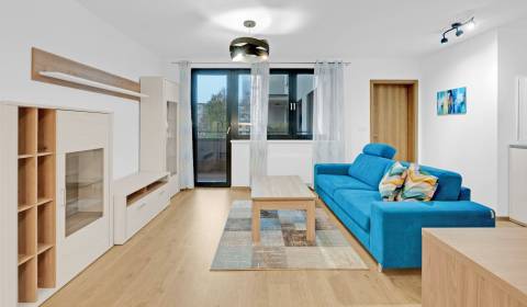 Veľmi pekný 2i byt 55m2, balkón, orientovaný do dvora, BLUMENTÁL