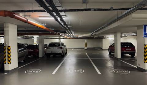 Parkovacie státie vo Veži 2 - SKY PARK