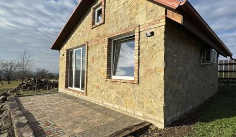 Kamenný klenot nad Šahami: Štýlová novostavba 