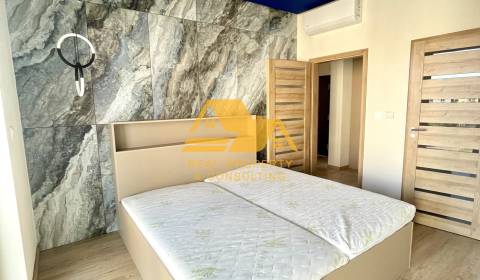 Exkluzívne! Prenajmem 3 izbový byt s veľkou terasou v Nových Zámkoch