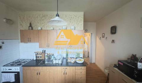 Predám 3 izbový byt s balkónom v Nových Zámkoch