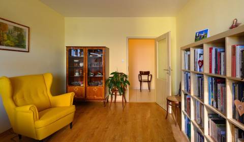 SLNEČNÝ ČIASTOČNE ZARIADENÝ 3 IZBOVÝ BYT, BALKÓN, PEZINOK