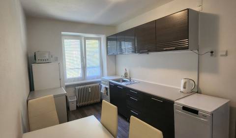 Prenájom 2 izbového bytu v centre mesta