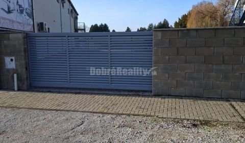 Prenájom 800 m2, rovná plocha - oplotená, Nitrianska cesta, Nové Zámky