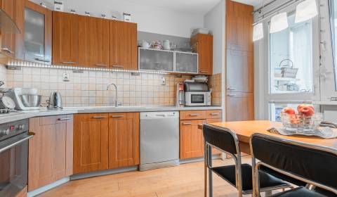 Na predaj príjemý 4i. byt, Poľnohospodárska 34, Vrakuňa