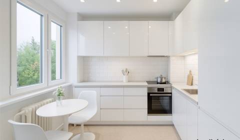 REZERVOVANÝ/ NA PREDAJ 2-IZB. BYT s LOGGIOU,  KALINČIAKOVA UL.