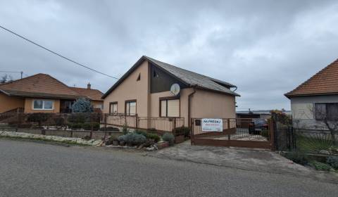 6-izbový rodinný dom na predaj v obci Babindol, okr. NR, pozemok 942 m