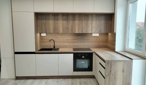 Predaj 5-izbový RODINNÝ DOM, pozemok 547 m2, Martin - Podháj