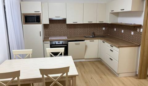 Ponúkame na prenájom 2,5 izbový byt v Gajaroch !!!