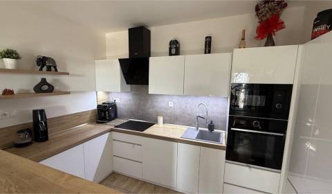 Na prenájom 2 izbový byt v Novostavbe Čierna Voda Ch.Grob