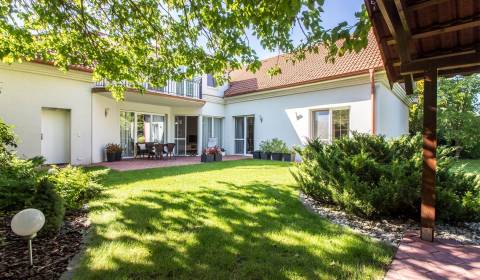 NUERA︱PREDAJ - Nadštandardný 6 izbový rodinný dom v Rusovciach