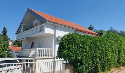 CHORVÁTSKO - Dom v peknej tichej lokalite - Gornji Karin, ZADAR