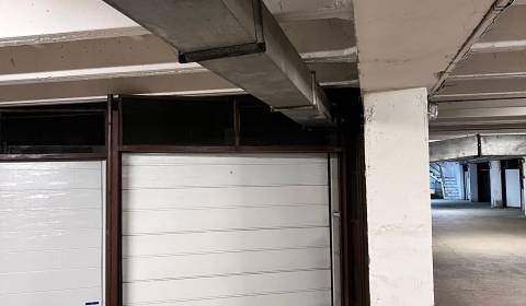 Garaz na Nivách (Liptovská ul.), vstup na ďiaľkové ovl.cena s energ.