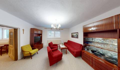 Rodinný dom pri priehrade, Tesáre – bývanie aj chalupa v srdci prírody