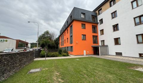 NA PRENÁJOM 1 izbový byt v centre mesta Nitra s GARÁŽOU