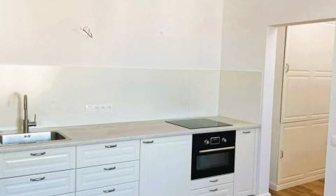 3 izbový byt - 51 m²,  lokalita Staré Mesto