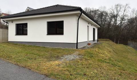 NOVOSTAVBA 4-IZBOVÉHO RODINNÉHO DOMU, PLOSKÉ – ORTÁŠE (RÚBANISKÁ)