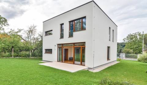 Prenájom dvojpodlažného rodinného domu, Žilina – Malá Praha