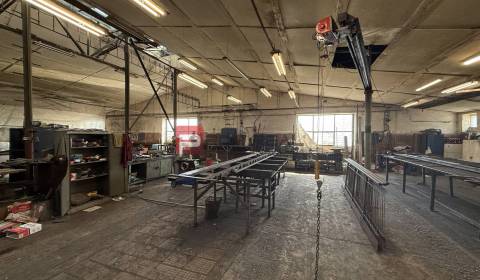 PRENÁJOM Priestranný sklad BÁHOŇ 1800 m2 + Zázemie 200 m2