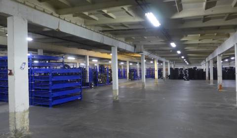 Sklad na prenájom o ploche 600 m2 a 1200 m2