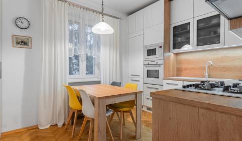 REZERVOVANÉ I Útulný 2-izbový byt po rekonštrukcii v tichej lokalite