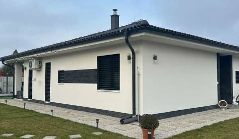 PREDAJ : NOVOSTAVBA  - BUNGALOV, KOLÁROVO