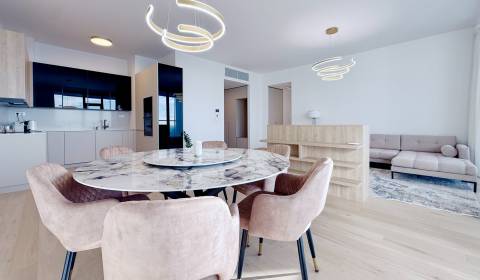 NUERA︱EUROVEA TOWER - VIP 3i rezidencia s výhľadom na hrad na 37np.