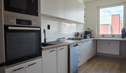 Štýlový 3 izbový byt na predaj – Šaľa – Veča, 64 m², lodžia, pivnica, 