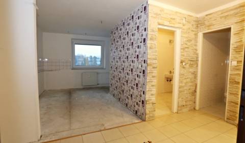 VEĽKÝ 2-IZB.BYT S 2 LODŽIAMI, KTORÝ VIETE PREROBIŤ NA 3-IZBÁK, ZVOLEN 