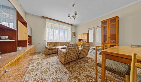 PRIESTRANNÝ 4-IZB. RODINNÝ DOM V PÔVODNOM STAVE S POZEMKOM, ČUNOVO