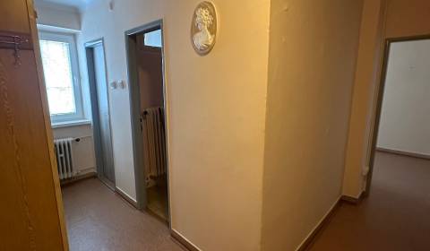 PREDAJ : 2 IZBOVÝ TEHLOVÝ BYT V KOMÁRNE