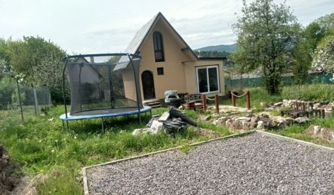 Chatka na krásnom mieste v kľudnom prostredí