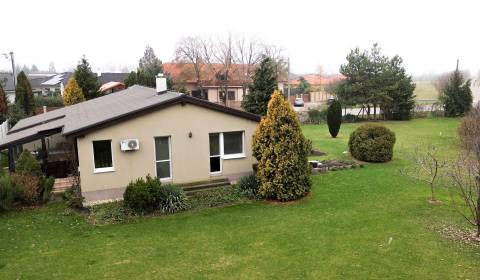 Investičná príležitosť v Kvetoslavov - DOM ideálny pre súkromnú škôlku