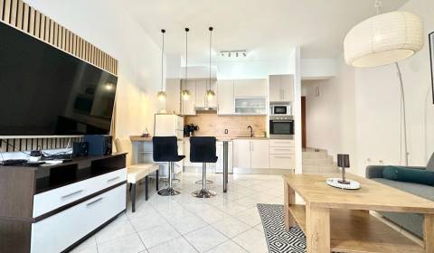 Trogir, Čiovo – pekný, zariadený apartmán len 150m od pláže